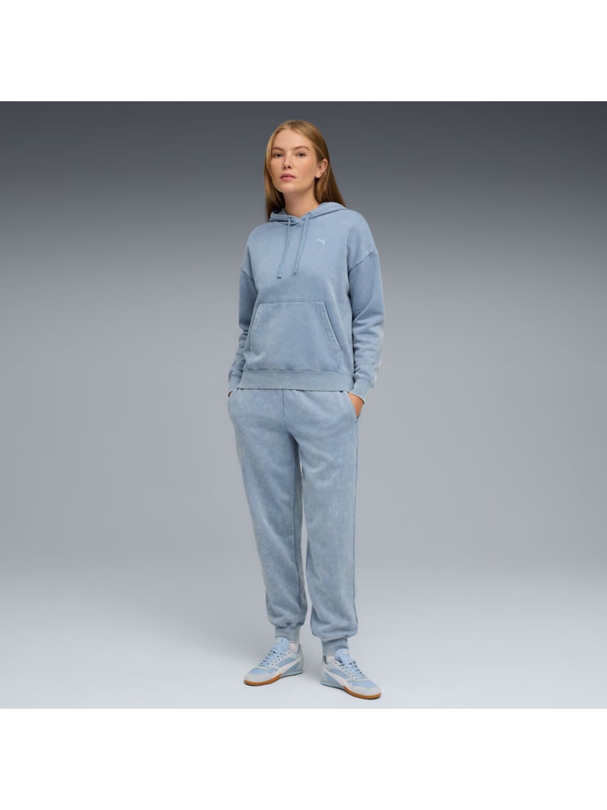 Puma moterims mėlyna džemperis ESS Elevated Relaxed Wash Hoodie 688103 34 4 Puma moterims mėlyna džemperis ESS Elevated Relaxed Wash Hoodie 688103 34 4