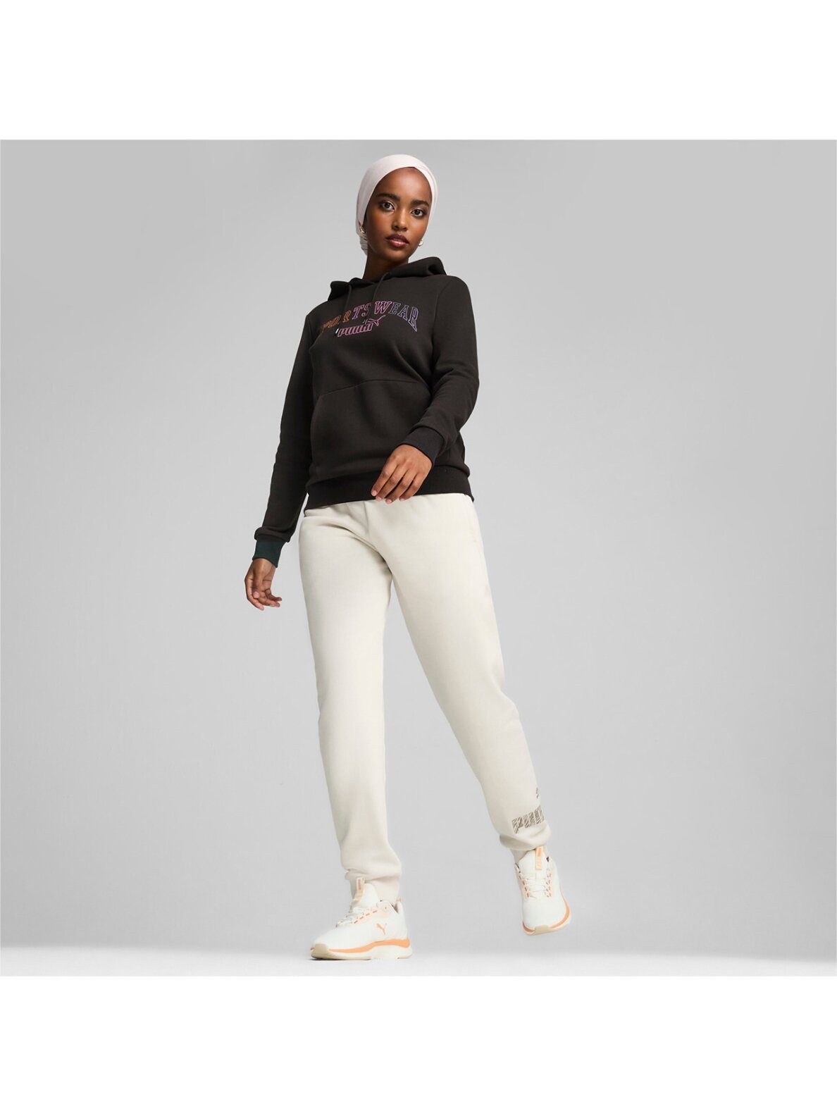 Puma Ess+ Logo LAB Hoodie FL moteriškas džemperis juodas 682987 01 2