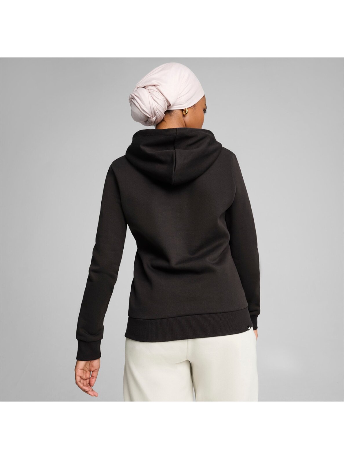 Puma Ess+ Logo LAB Hoodie FL moteriškas džemperis juodas 682987 01 4 Puma Ess+ Logo LAB Hoodie FL moteriškas džemperis juodas 682987 01 4