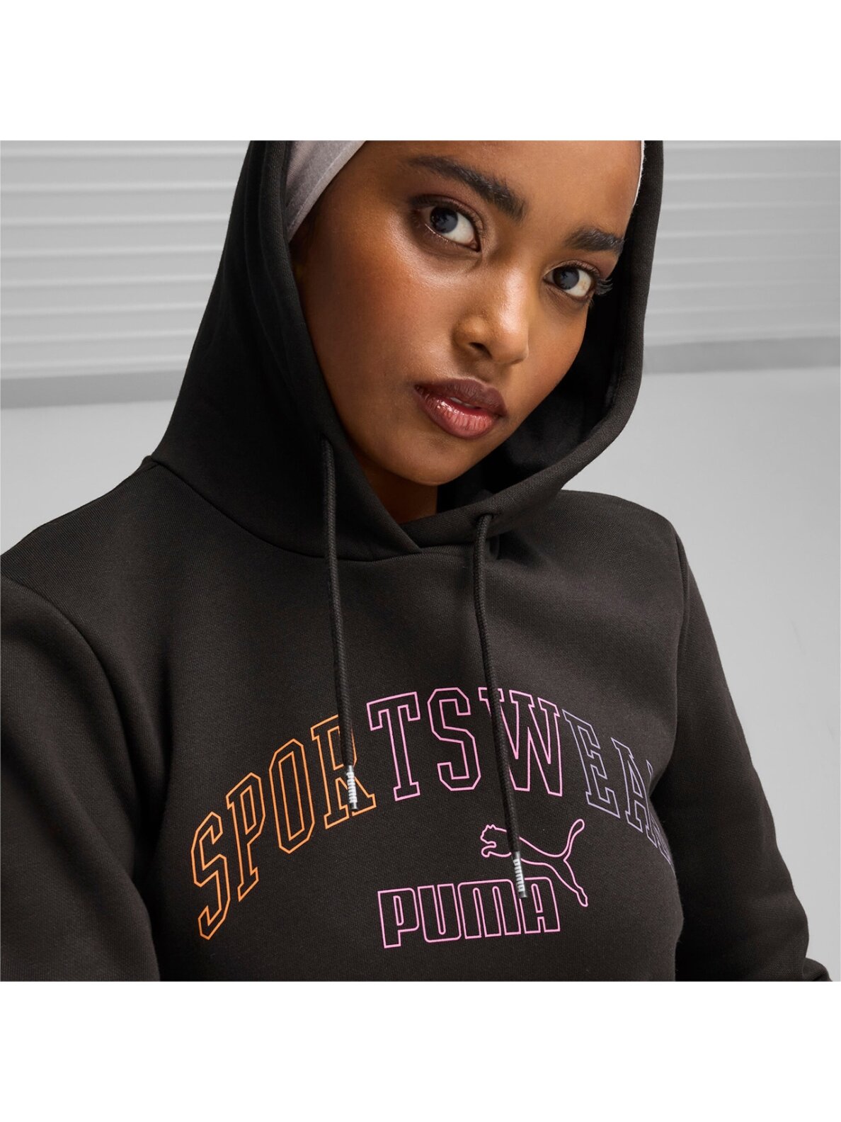 Puma Ess+ Logo LAB Hoodie FL moteriškas džemperis juodas 682987 01 5
