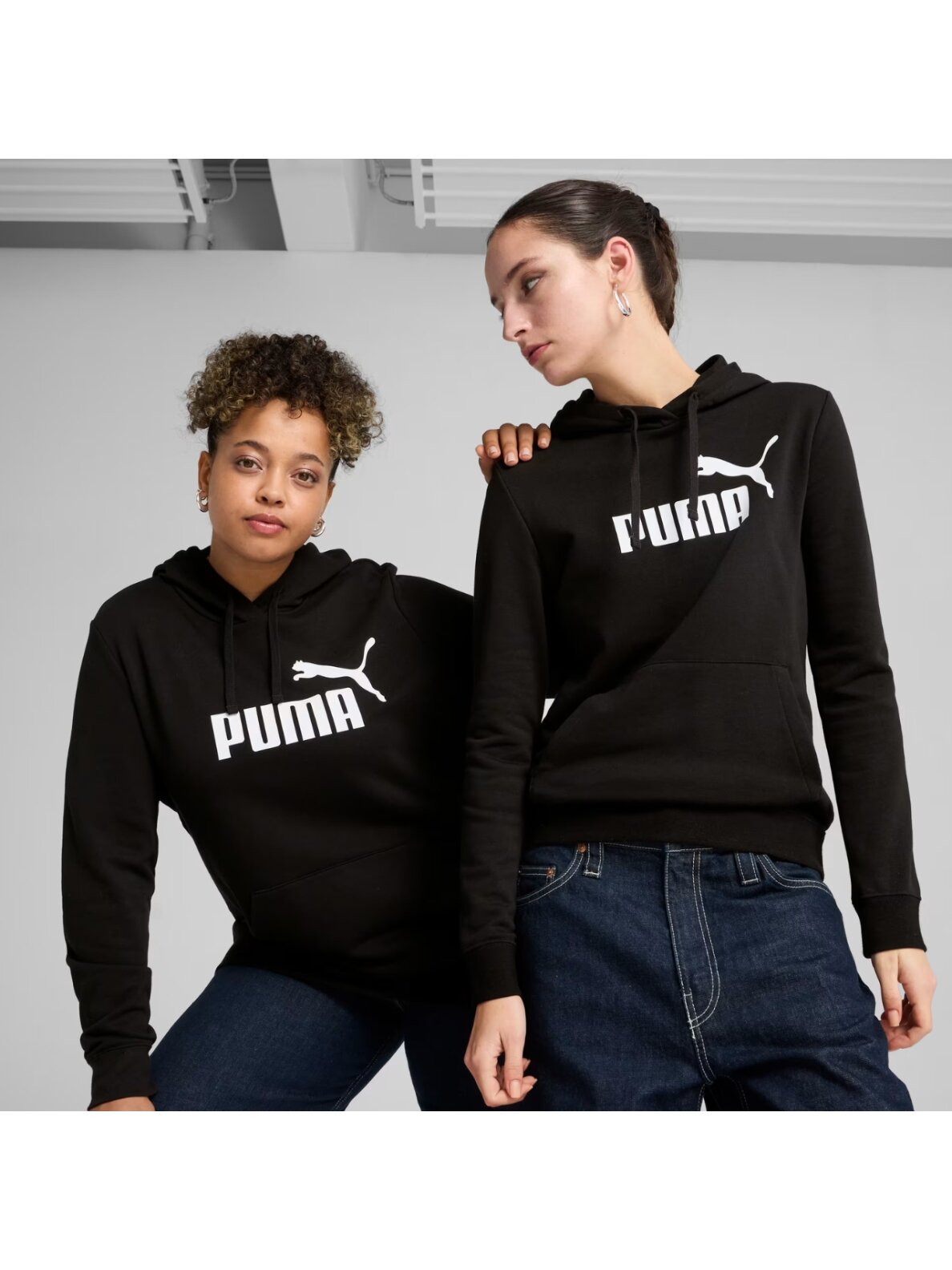 Puma ESS No.1 Logo Hoodie moterims juoda 682390 01 2 Puma ESS No.1 Logo Hoodie moterims juoda 682390 01 2