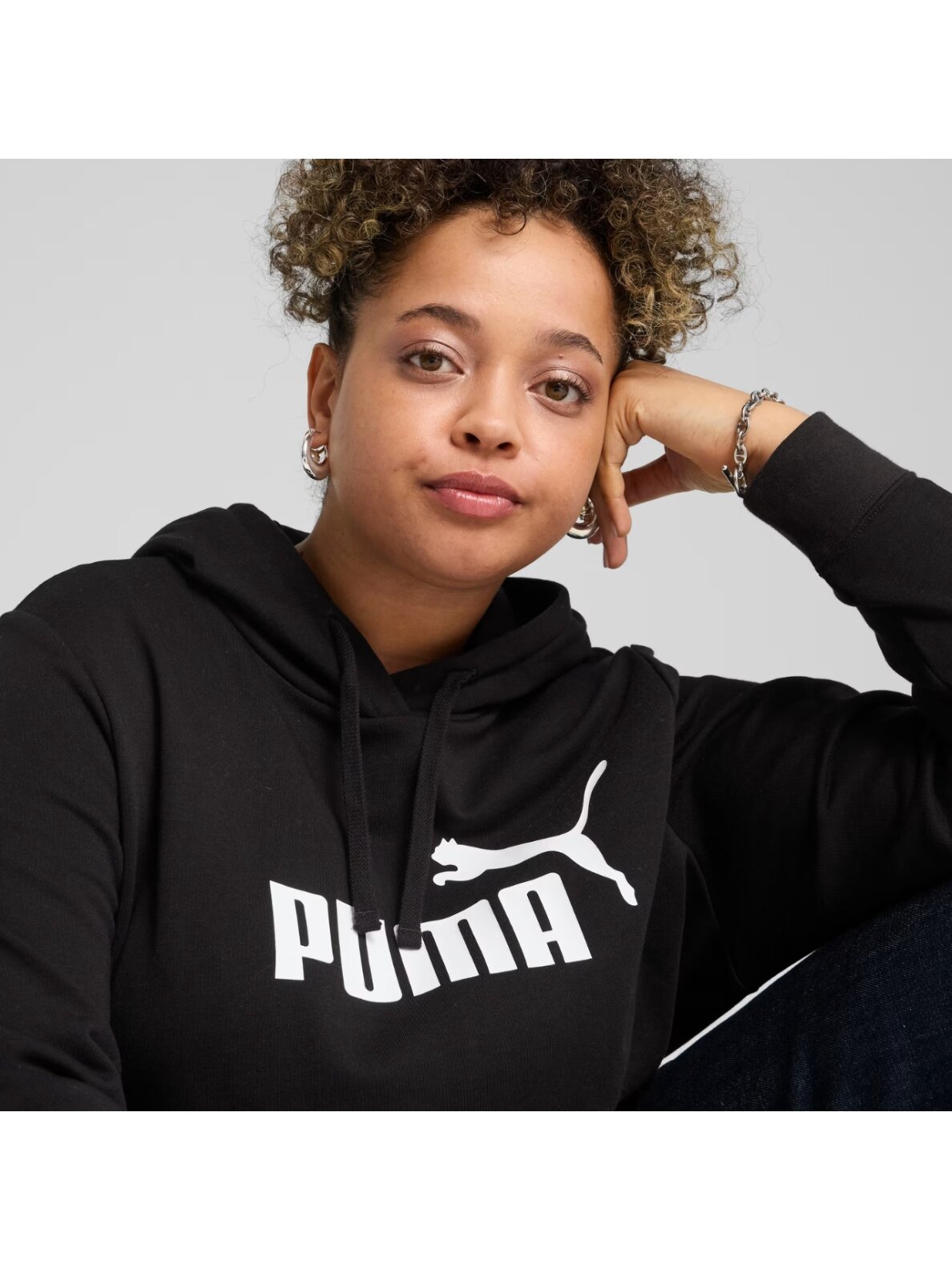 Puma ESS No.1 Logo Hoodie moterims juoda 682390 01 3 Puma ESS No.1 Logo Hoodie moterims juoda 682390 01 3