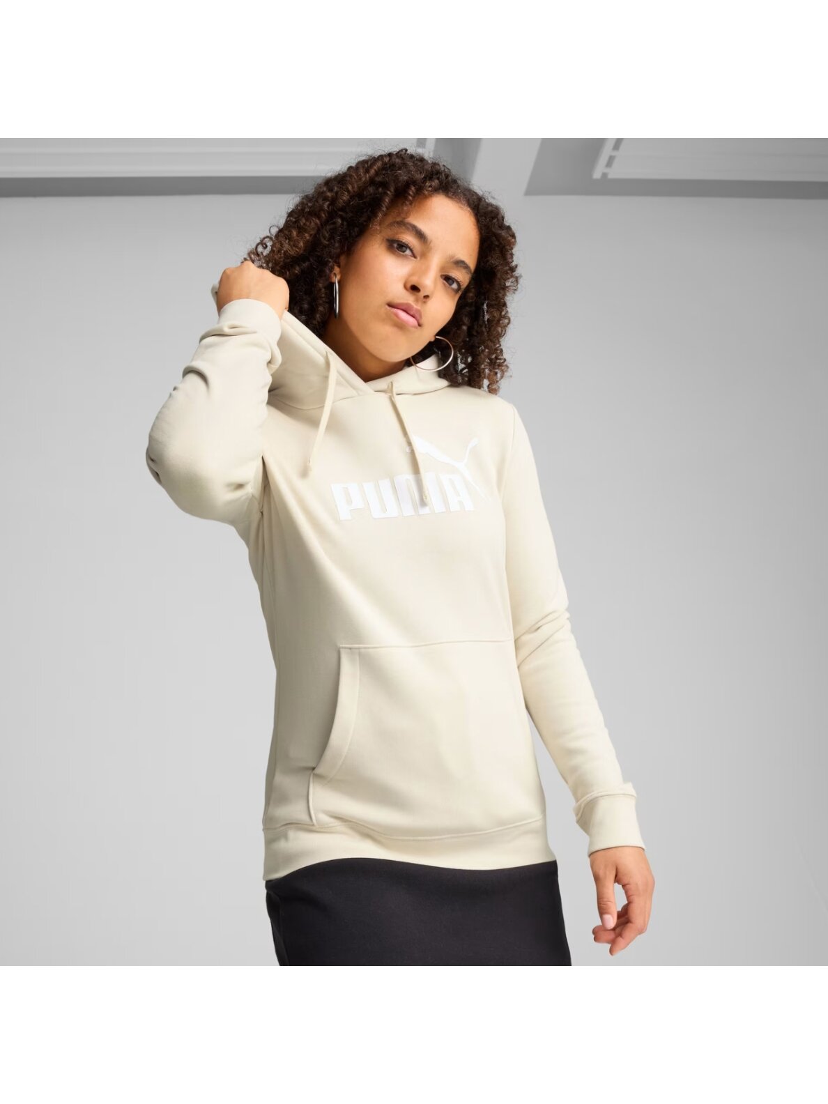 Puma ESS No.1 Logo Hoodie moterims, kremava 682391 87 2 Puma ESS No.1 Logo Hoodie moterims, kremava 682391 87 2