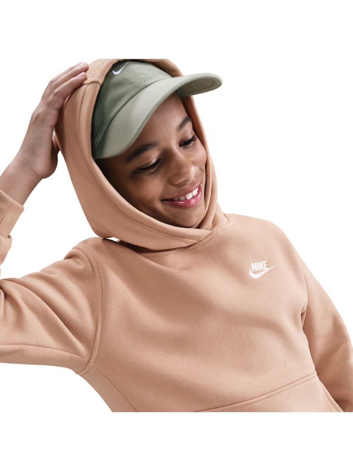 Nike Sportswear Club Fleece džemperis vaikams smėlio spalvos FD3000 200 2 Nike Sportswear Club Fleece džemperis vaikams smėlio spalvos FD3000 200 2