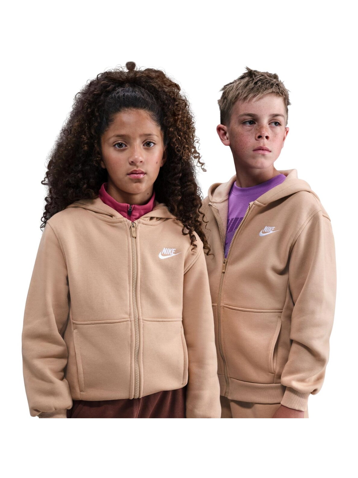 Nike Sportswear Club Fleece vaikiški megztiniai, smėlio spalvos FD3004 200 Nike Sportswear Club Fleece vaikiški megztiniai, smėlio spalvos FD3004 200