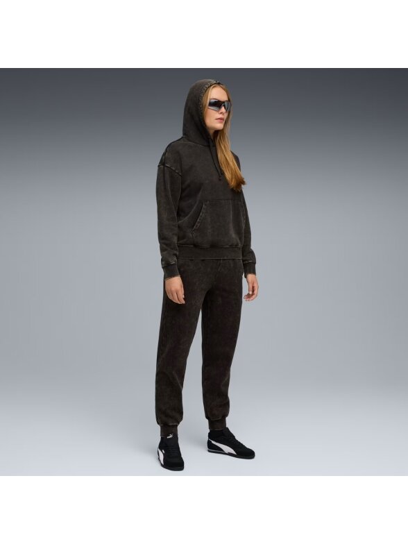 Puma moterims ESS Elevated Relaxed Wash Hoodie džemperis juodas 688103 01 4