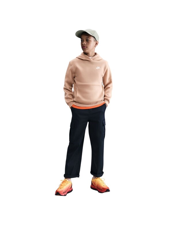 Nike Sportswear Club Fleece džemperis vaikams smėlio spalvos FD3000 200 4 Nike Sportswear Club Fleece džemperis vaikams smėlio spalvos FD3000 200 4