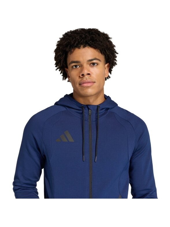Vyriškas „Adidas Tiro 26 Travel Sweat Hoodie“, tamsiai mėlynas KF6078 3 Vyriškas „Adidas Tiro 26 Travel Sweat Hoodie“, tamsiai mėlynas KF6078 3
