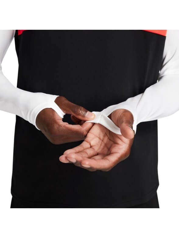 Nike Dri-FIT Academy 21 Drill Top vyriški džemperiai balti ir juodi CW6110 016 Nike Dri-FIT Academy 21 Drill Top vyriški džemperiai balti ir juodi CW6110 016