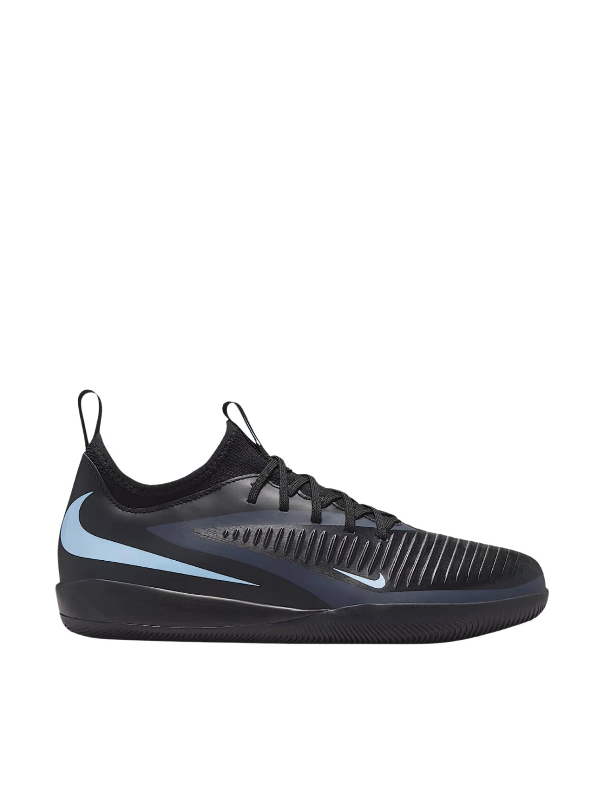 Nike Phantom 6 Low Academy IC futbolo bateliai vaikams, juodi Nike Phantom 6 Low Academy IC futbolo bateliai vaikams, juodi