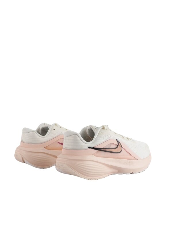 Nike bėgimo bateliai moterims Downshifter 14 IB1899 108 2 Nike bėgimo bateliai moterims Downshifter 14 IB1899 108 2