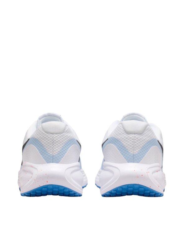 Nike Revolution 8 vyriški batai balti ir mėlyni HJ9198 108 2 Nike Revolution 8 vyriški batai balti ir mėlyni HJ9198 108 2