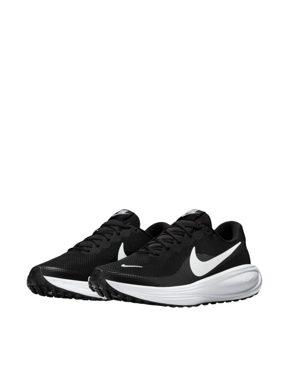 Nike Revolution 8 vyriški batai juodi HJ9198 003 1 Nike Revolution 8 vyriški batai juodi HJ9198 003 1