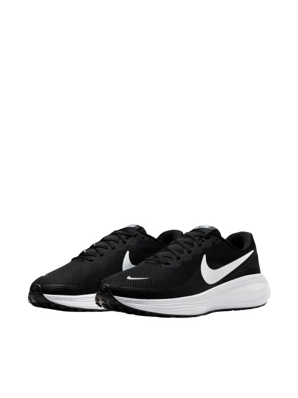 Nike Revolution 8 vyriški batai juodi HQ1996 001 1 Nike Revolution 8 vyriški batai juodi HQ1996 001 1