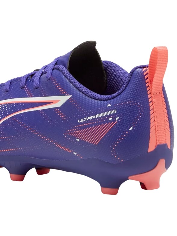Puma Ultra 5 Play FG/AG 107695 01 vaikiški futbolo bateliai Puma Ultra 5 Play FG/AG 107695 01 vaikiški futbolo bateliai