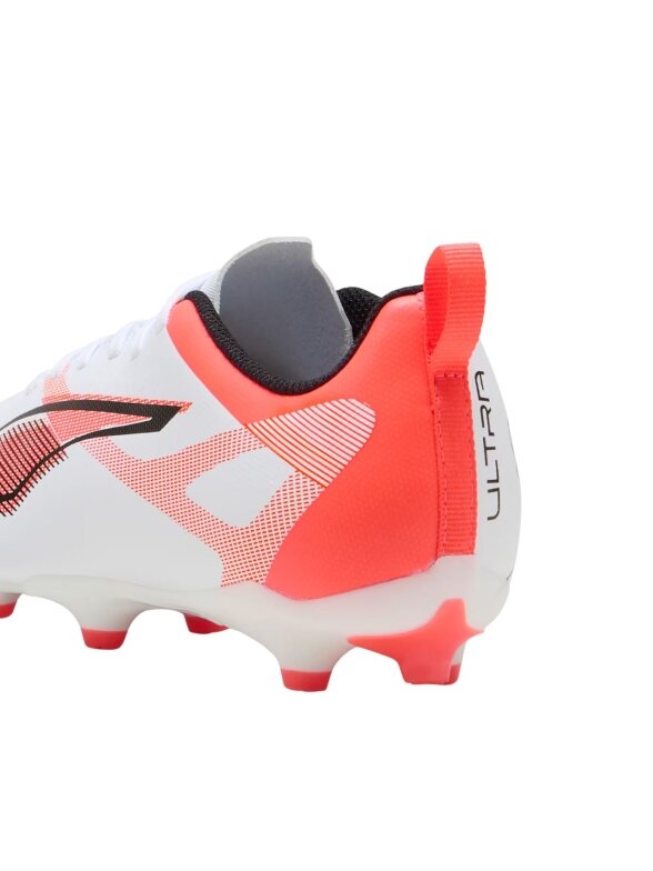 Puma Ultra 5 Play FG/AG futbolo bateliai vaikams 108170 01 2 Puma Ultra 5 Play FG/AG futbolo bateliai vaikams 108170 01 2