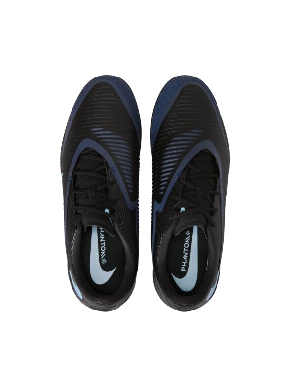 Nike Phantom 6 Low Academy IC HQ2319 003 futbolo bateliai 3 Nike Phantom 6 Low Academy IC HQ2319 003 futbolo bateliai 3