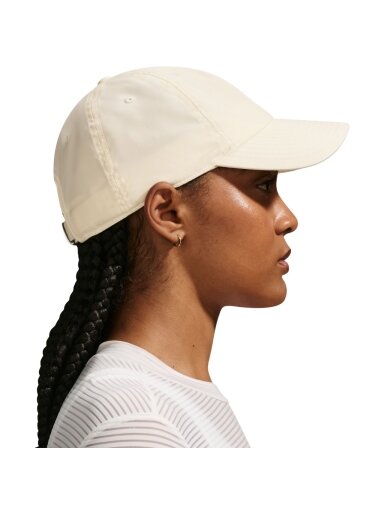 Nike kepurė su snapeliu Dri-FIT Club kreminė FB5372 115