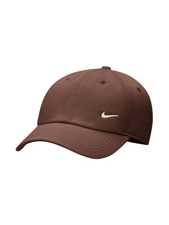 Nike Club kepurė su snapeliu ruda FZ5698 265 1 Nike Club kepurė su snapeliu ruda FZ5698 265 1