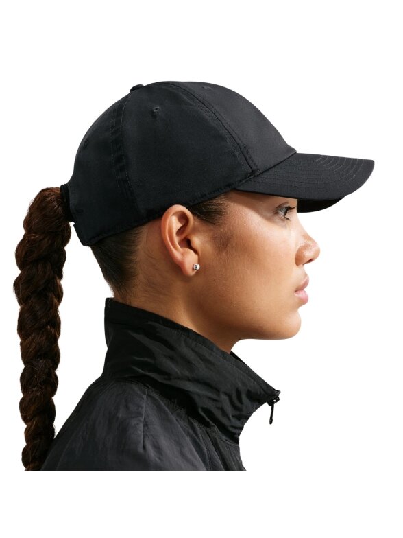 Nike Dri-FIT Club kepurė su snapeliu juoda FB5372 011 7