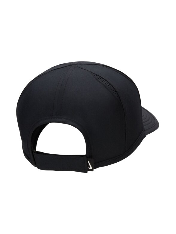 Nike Dri-FIT Club beisbolo kepuraitė juoda FB5682 010 1 Nike Dri-FIT Club beisbolo kepuraitė juoda FB5682 010 1