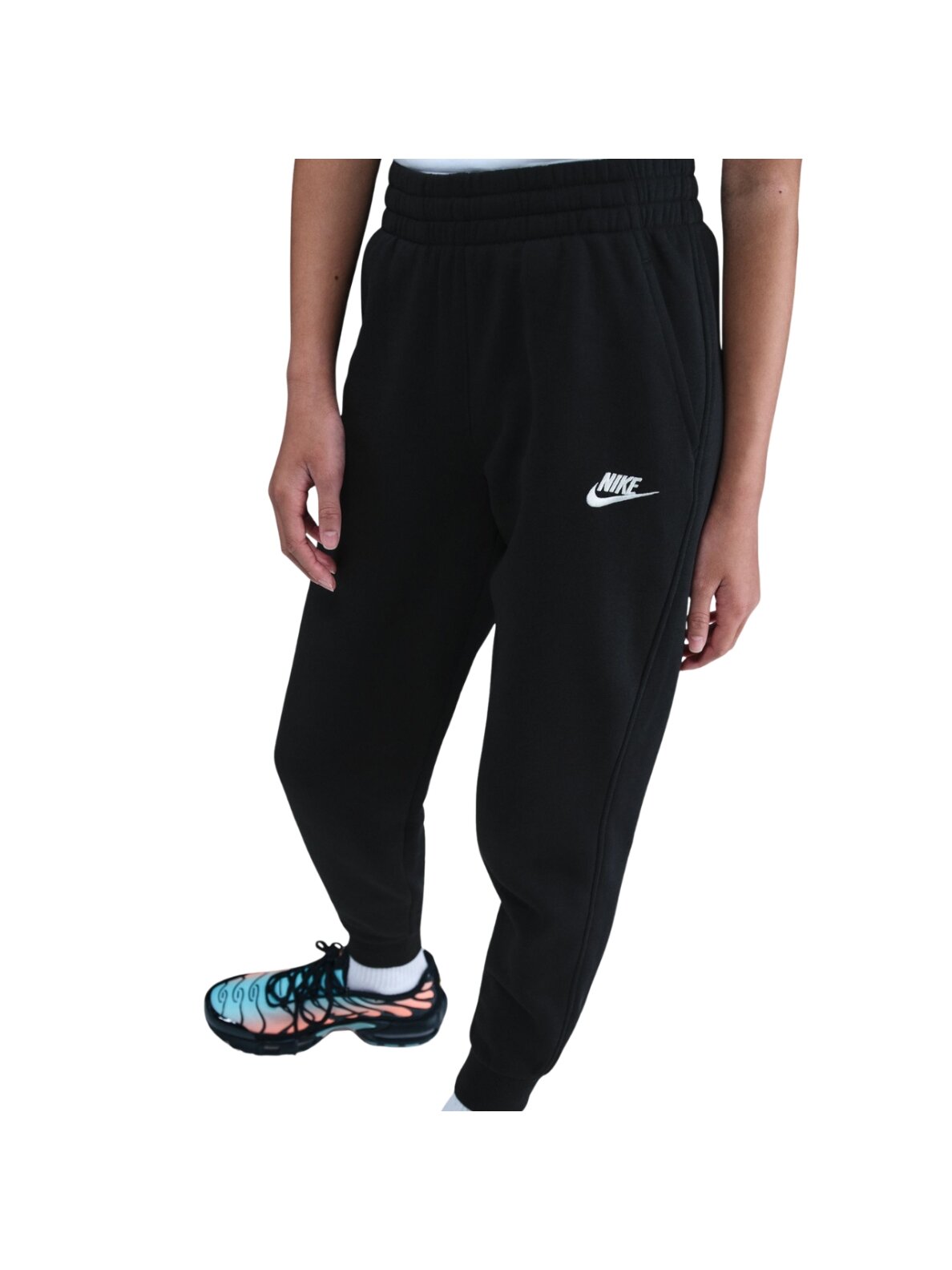 Nike Sportswear Club Fleece vaikiškas treningas juodas HQ9318 010 3 Nike Sportswear Club Fleece vaikiškas treningas juodas HQ9318 010 3