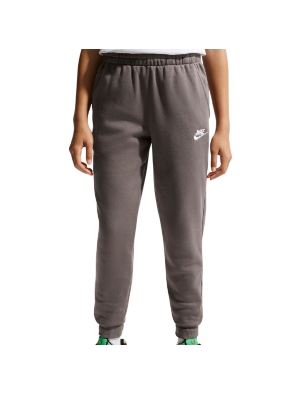 Nike Sportswear Club Fleece sportiniai kostiumai vaikams, pilki HQ9318 289 4 Nike Sportswear Club Fleece sportiniai kostiumai vaikams, pilki HQ9318 289 4