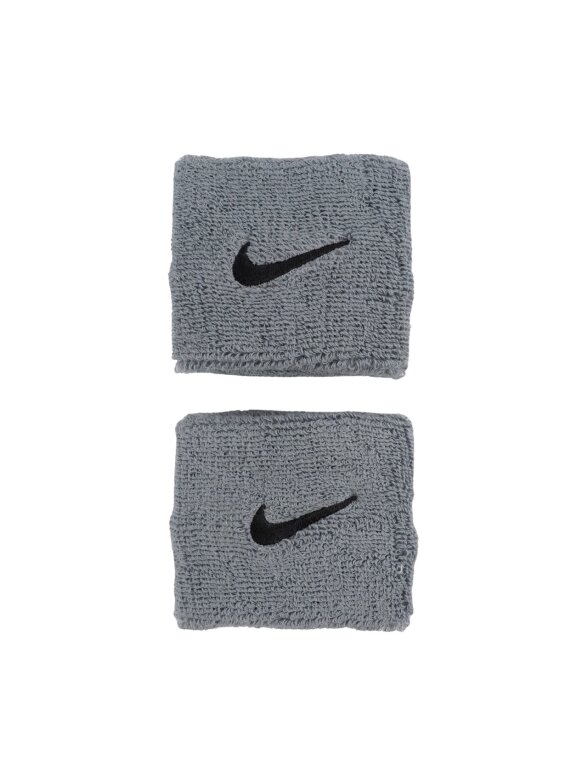 Nike Swoosh Wristbands sportinės apvijos rankoms 2 vnt. pilkos Nike Swoosh Wristbands sportinės apvijos rankoms 2 vnt. pilkos