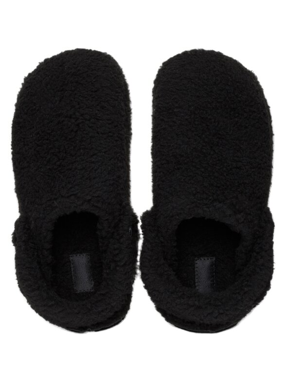 Crocs Classic Cozzy šlepetės juodos 209386 001 4 Crocs Classic Cozzy šlepetės juodos 209386 001 4