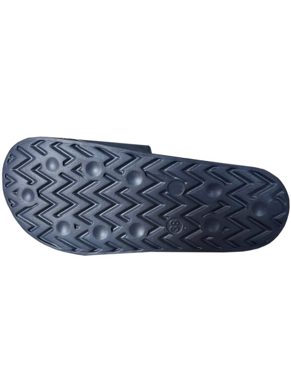 Lee Cooper moteriškos šlepetės, tamsiai mėlynos ir baltos LCW-24-42-2480LA 2 Lee Cooper moteriškos šlepetės, tamsiai mėlynos ir baltos LCW-24-42-2480LA 2