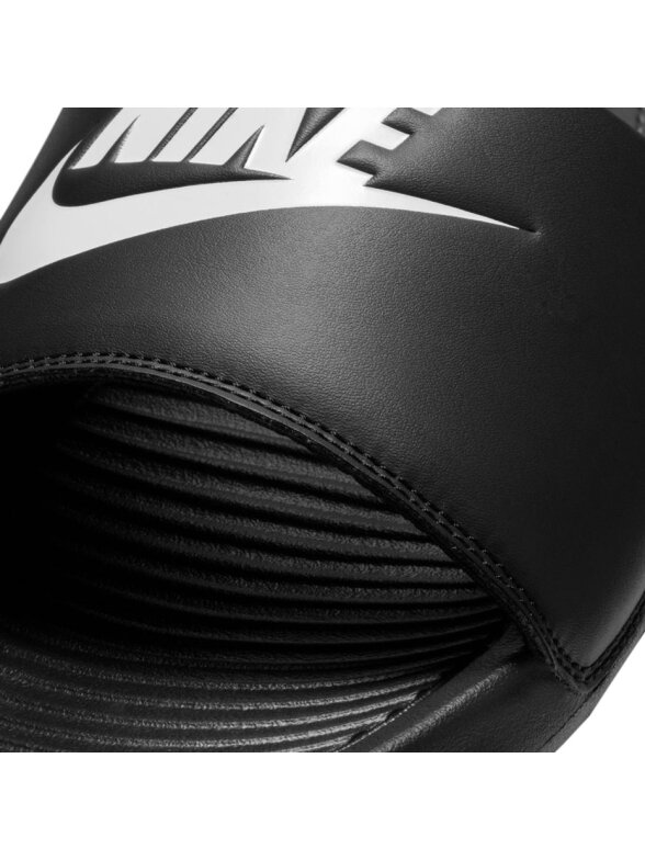 Nike Victori One Shower Slide vyriškos šlepetės juodos CN9675 002 1 Nike Victori One Shower Slide vyriškos šlepetės juodos CN9675 002 1