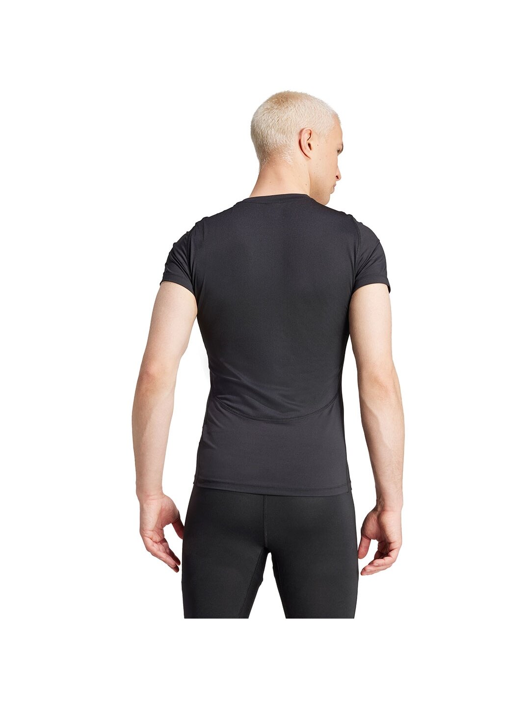 Adidas Techfit Aeroready trumpomis rankovėmis vyriški marškinėliai juodi IS7606 1