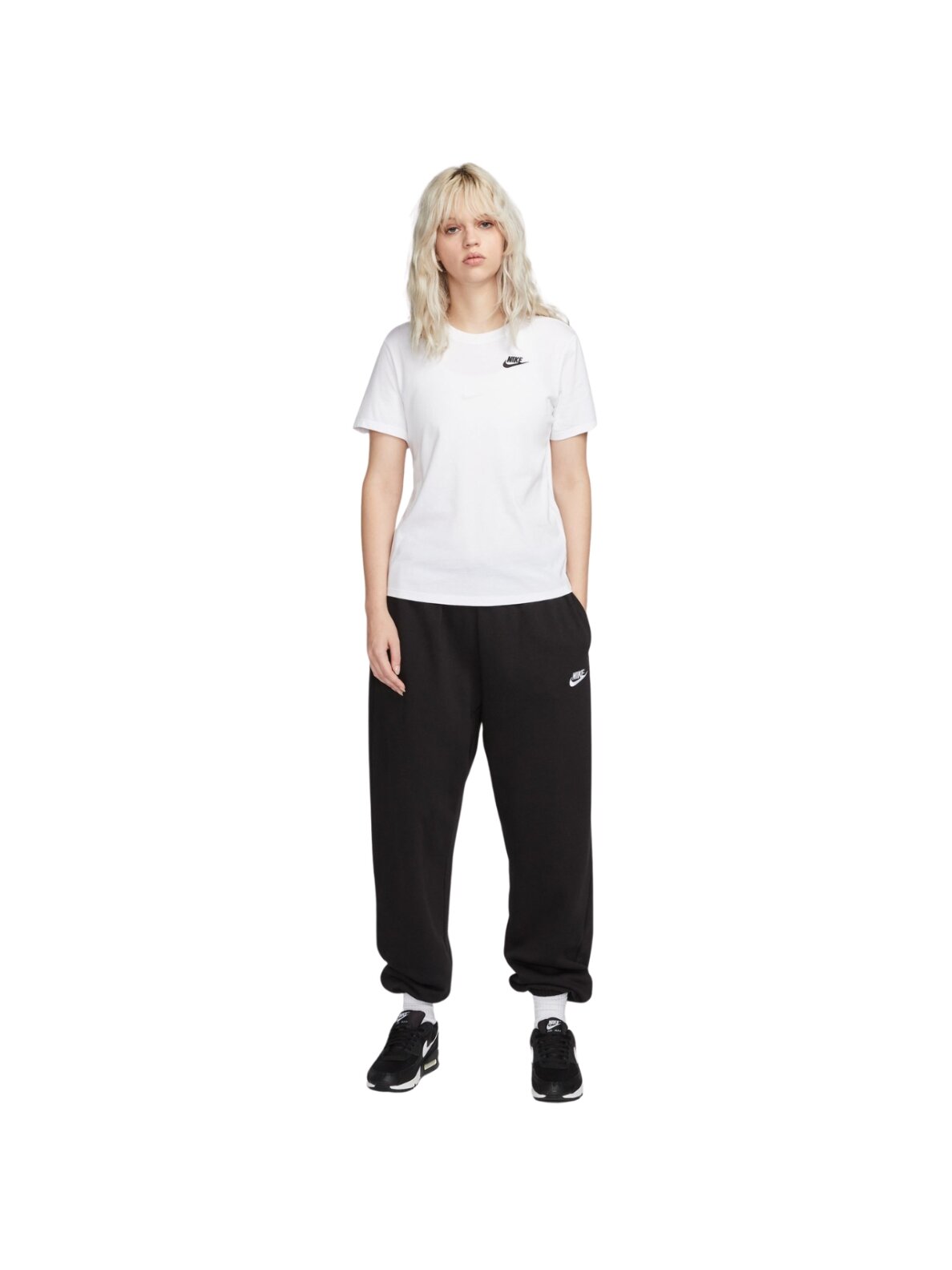 Nike Sportswear Club Essentials moteriški marškinėliai balti DX7902 100 4 Nike Sportswear Club Essentials moteriški marškinėliai balti DX7902 100 4