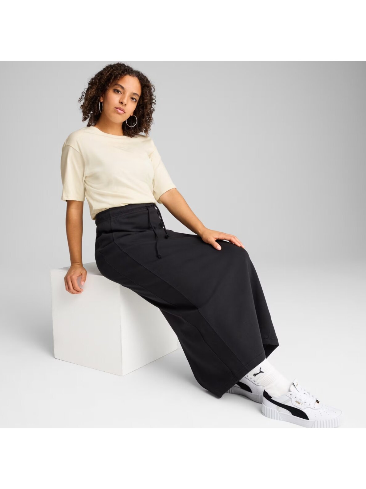 Puma ESS Relaxed Tee marškinėliai moterims smėlio spalvos 684971 87 4