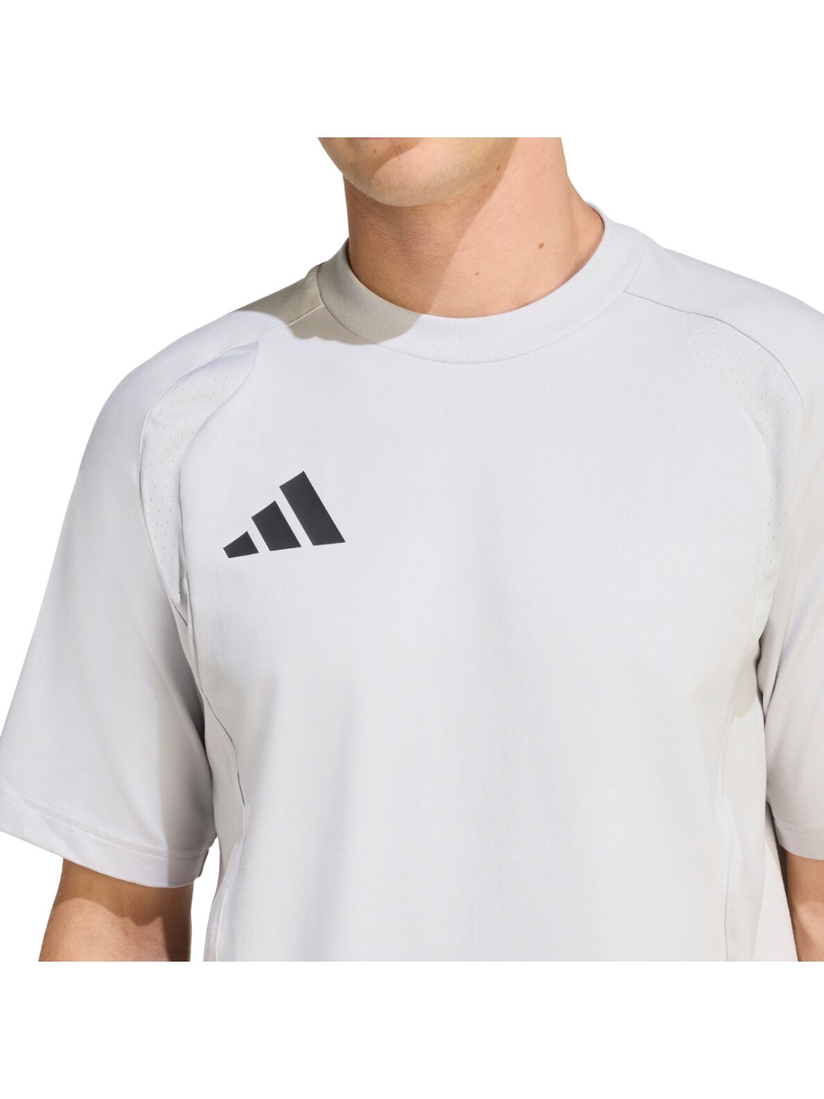 adidas Tiro 26 Travel Tee marškinėliai vyrams šviesiai pilki KD1120 3 adidas Tiro 26 Travel Tee marškinėliai vyrams šviesiai pilki KD1120 3