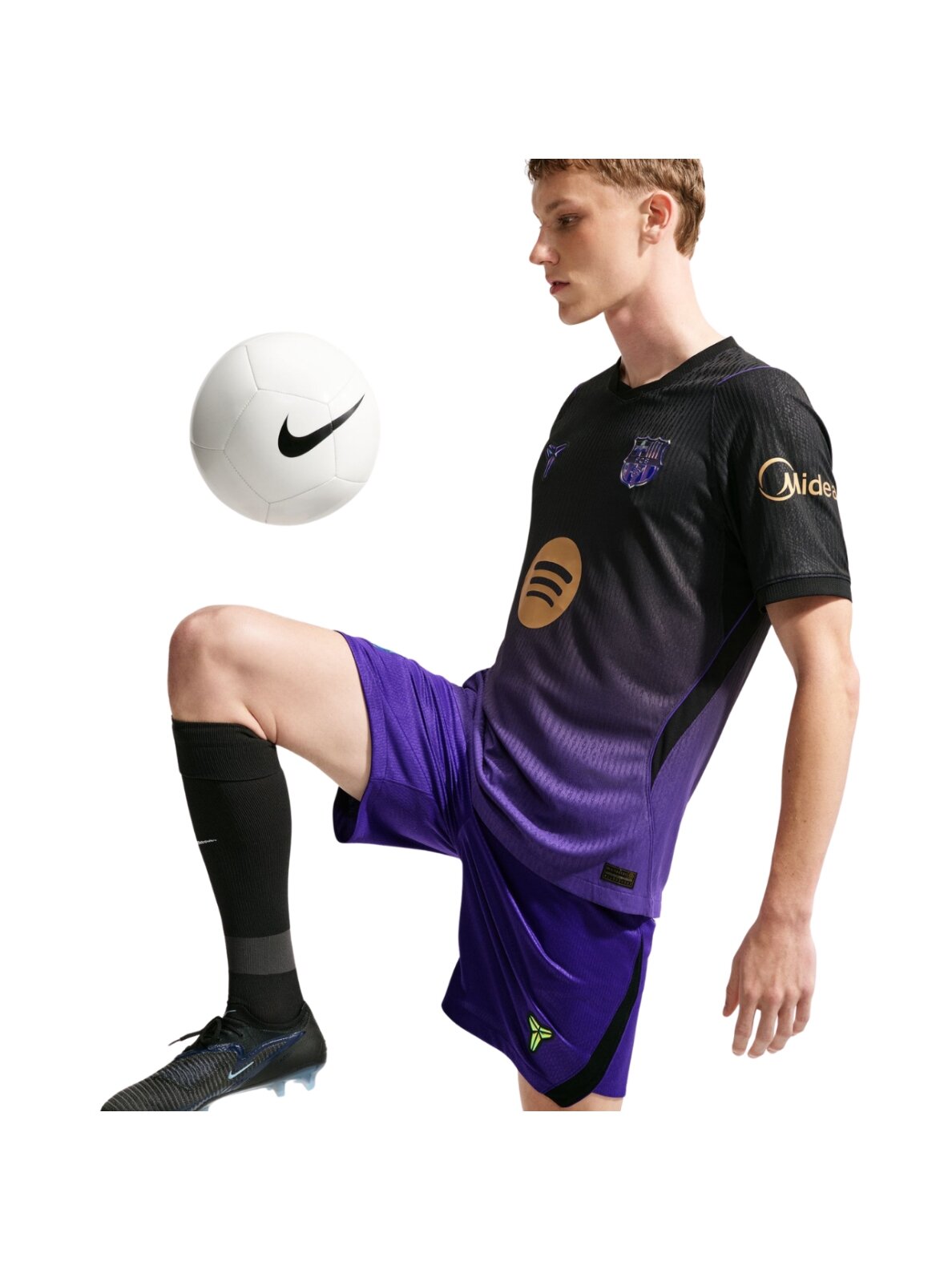 Nike vyriški marškinėliai FC Barcelona 2026/27 Match Away, juoda-violetinė, II2752 505 6 Nike vyriški marškinėliai FC Barcelona 2026/27 Match Away, juoda-violetinė, II2752 505 6