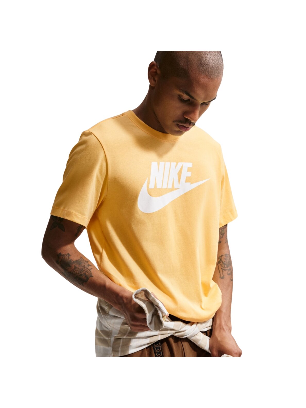 Nike Sportswear vyriški marškinėliai geltoni AR5004 796 2 Nike Sportswear vyriški marškinėliai geltoni AR5004 796 2