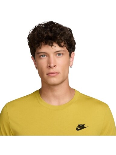 Nike marškinėliai vyrams Club Tee geltoni AR4997 389