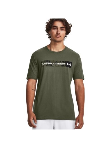 Under Armour Camo Chest Stripe vyriški chaki marškinėliai 1376830 390