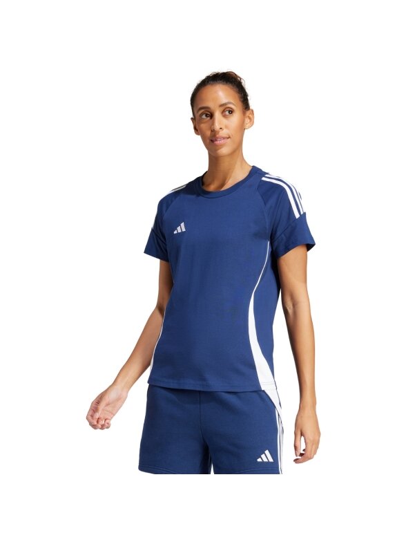 Adidas Tiro 24 Sweat moteriški marškinėliai mėlynos ir baltos spalvos IR9354 Adidas Tiro 24 Sweat moteriški marškinėliai mėlynos ir baltos spalvos IR9354