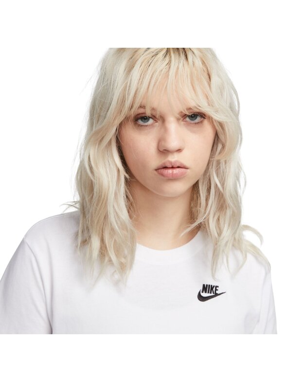 Nike Sportswear Club Essentials moteriški marškinėliai balti DX7902 100 2