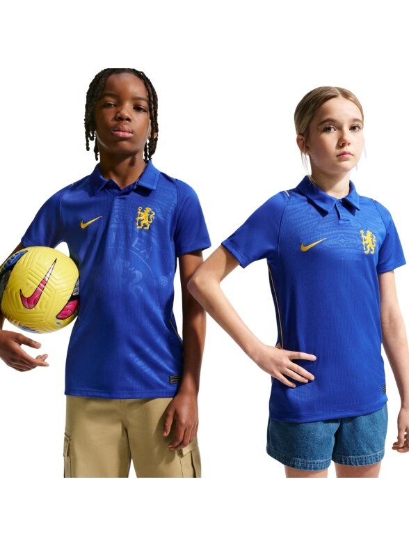 Nike Chelsea FC 2026/27 Stadium Home vaikiški marškinėliai mėlyni II1663 453 Nike Chelsea FC 2026/27 Stadium Home vaikiški marškinėliai mėlyni II1663 453