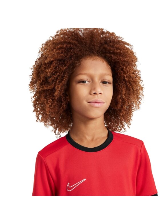 Nike Dri-Fit Academy 25 SS marškinėliai vaikams raudoni FZ9758 657 2 Nike Dri-Fit Academy 25 SS marškinėliai vaikams raudoni FZ9758 657 2