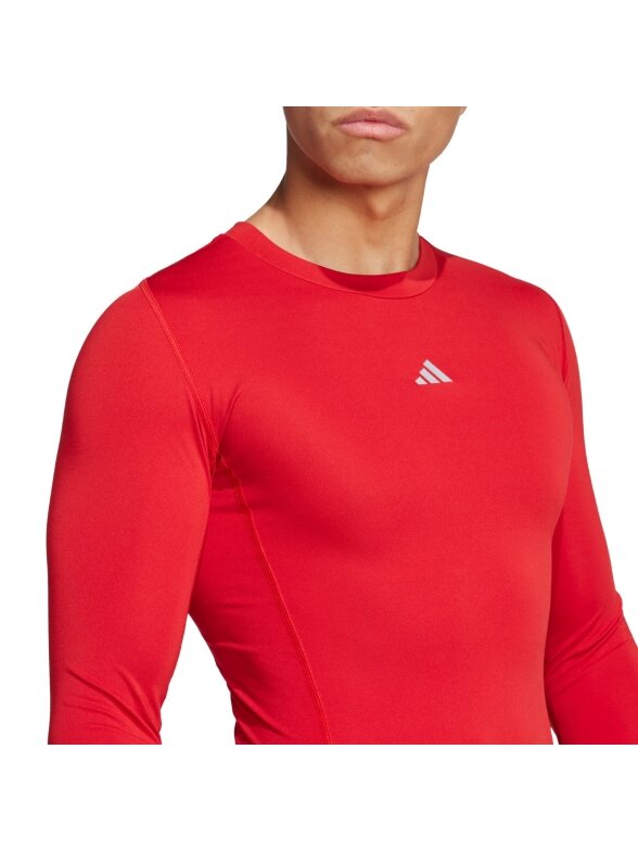Adidas Techfit Long Sleeve Tee vyriška marškinėliai raudoni JP2926 3 Adidas Techfit Long Sleeve Tee vyriška marškinėliai raudoni JP2926 3