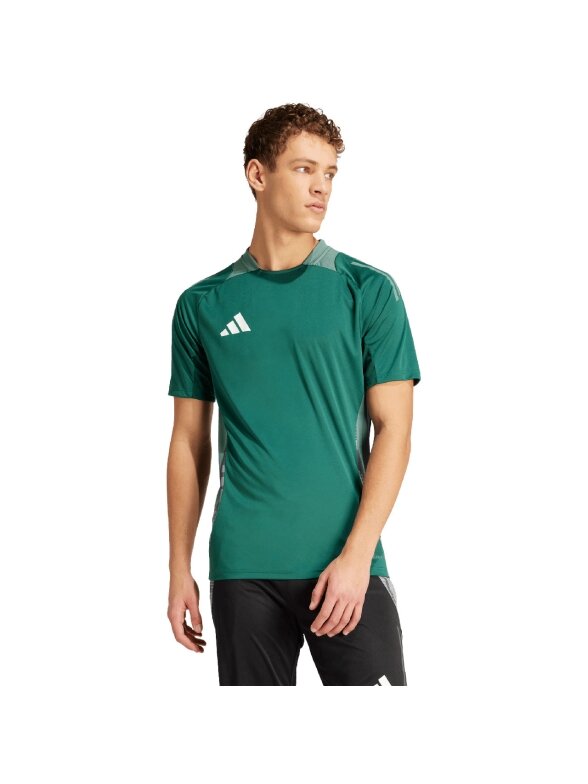 Adidas Tiro 24 Competition Training vyriški marškinėliai žali IS1655 2 Adidas Tiro 24 Competition Training vyriški marškinėliai žali IS1655 2