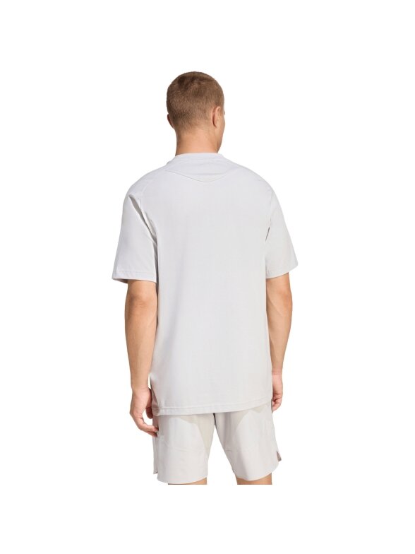 adidas Tiro 26 Travel Tee marškinėliai vyrams šviesiai pilki KD1120 2 adidas Tiro 26 Travel Tee marškinėliai vyrams šviesiai pilki KD1120 2