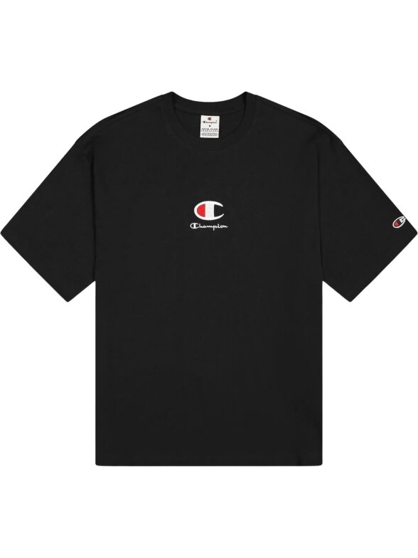 Champion Crewneck vyriški marškinėliai juodi 220270 KK001 1 Champion Crewneck vyriški marškinėliai juodi 220270 KK001 1