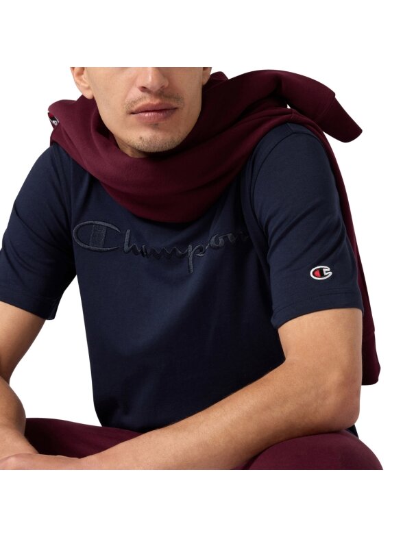 Champion SS Tee vyriški marškiniai, tamsiai mėlyni 220273 BS501 2 Champion SS Tee vyriški marškiniai, tamsiai mėlyni 220273 BS501 2