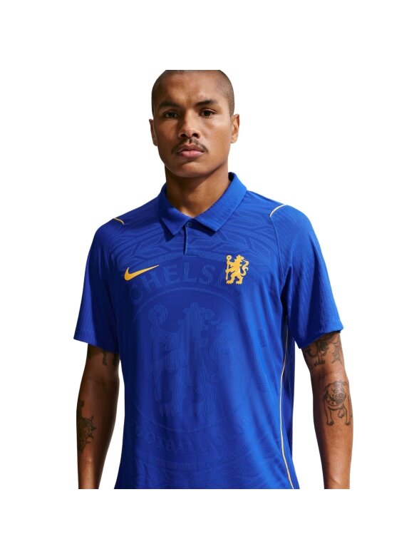 Nike Chelsea FC 2026/27 namų rungtynės, vyrų mėlynas džemperis II2749 453 4 Nike Chelsea FC 2026/27 namų rungtynės, vyrų mėlynas džemperis II2749 453 4