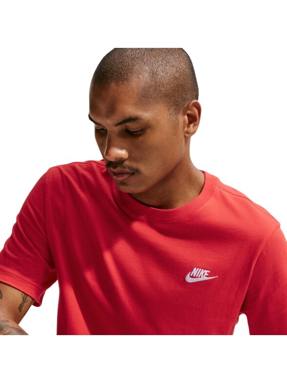 Nike vyriški marškinėliai Club Tee, raudoni AR4997 657 6 Nike vyriški marškinėliai Club Tee, raudoni AR4997 657 6